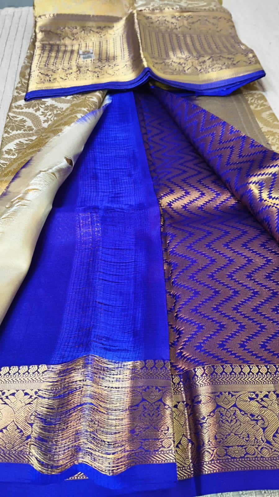 Pure kanjivaram silk saree bridal silk pink color with pure golden jari all over navy border