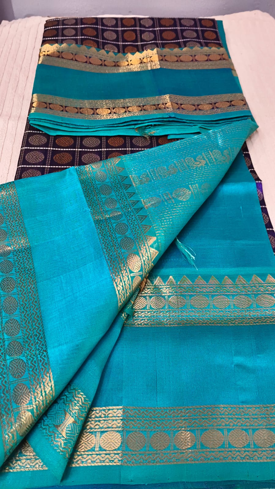 1000 butta silk cotton Saree in rani pink  rettaipet border