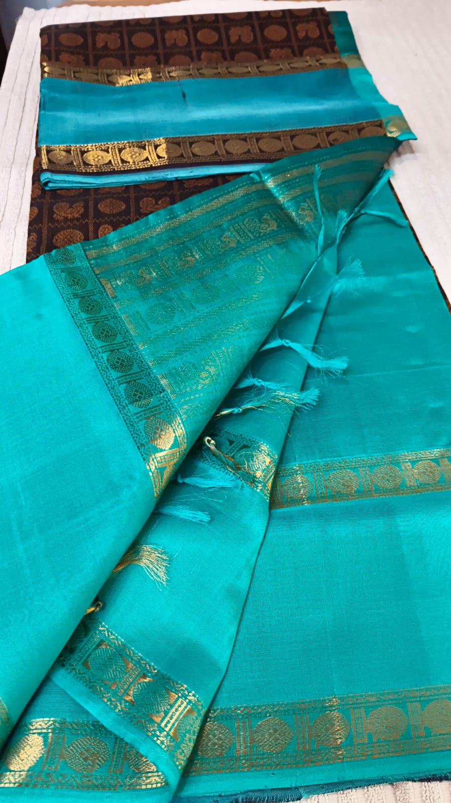 1000 butta silk cotton Saree in rani pink  rettaipet border